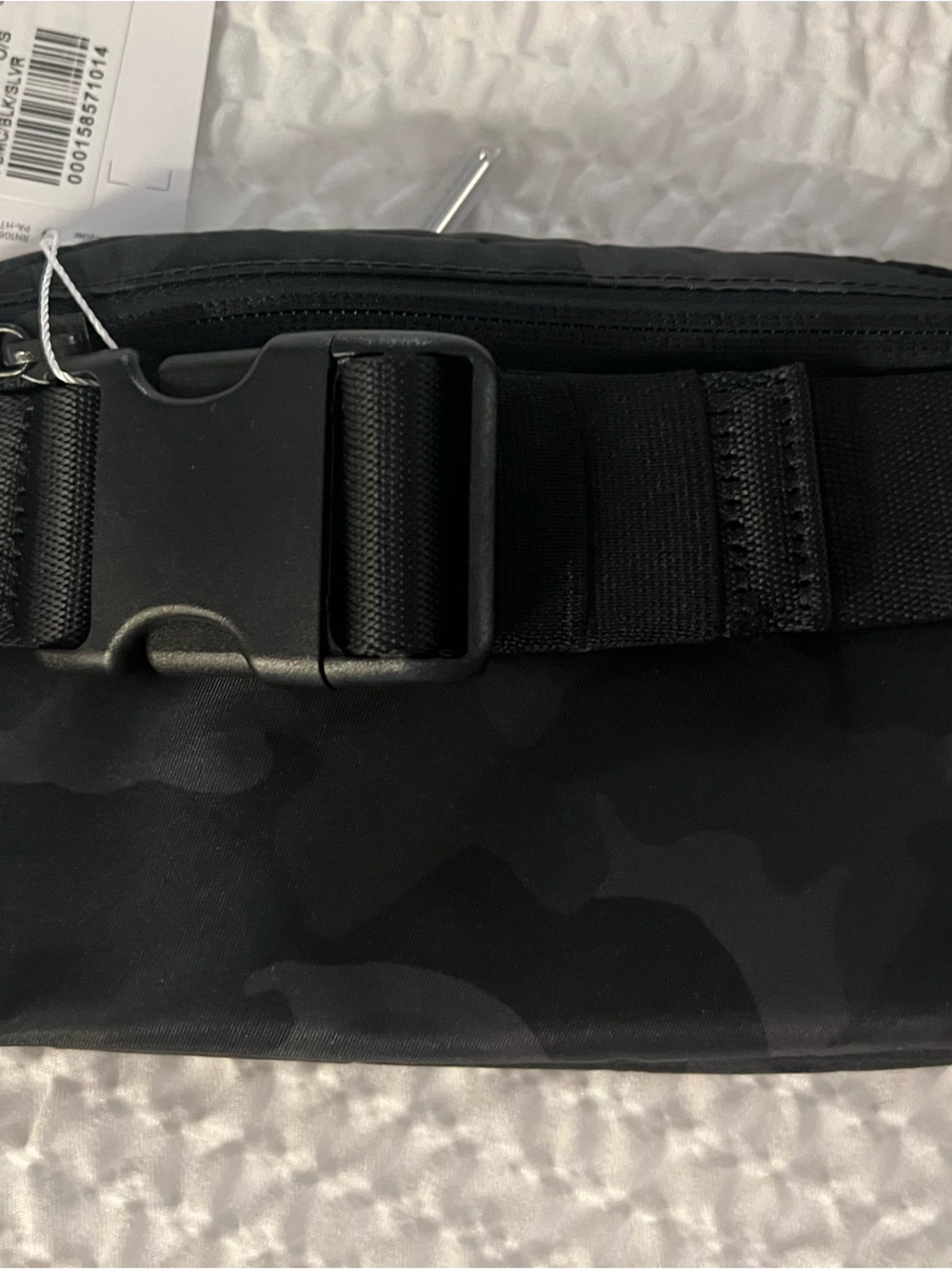 Lululemon Everywhere Belt Bag 1L Black Floral Camo Multi NWT - Picture 5 of 5
